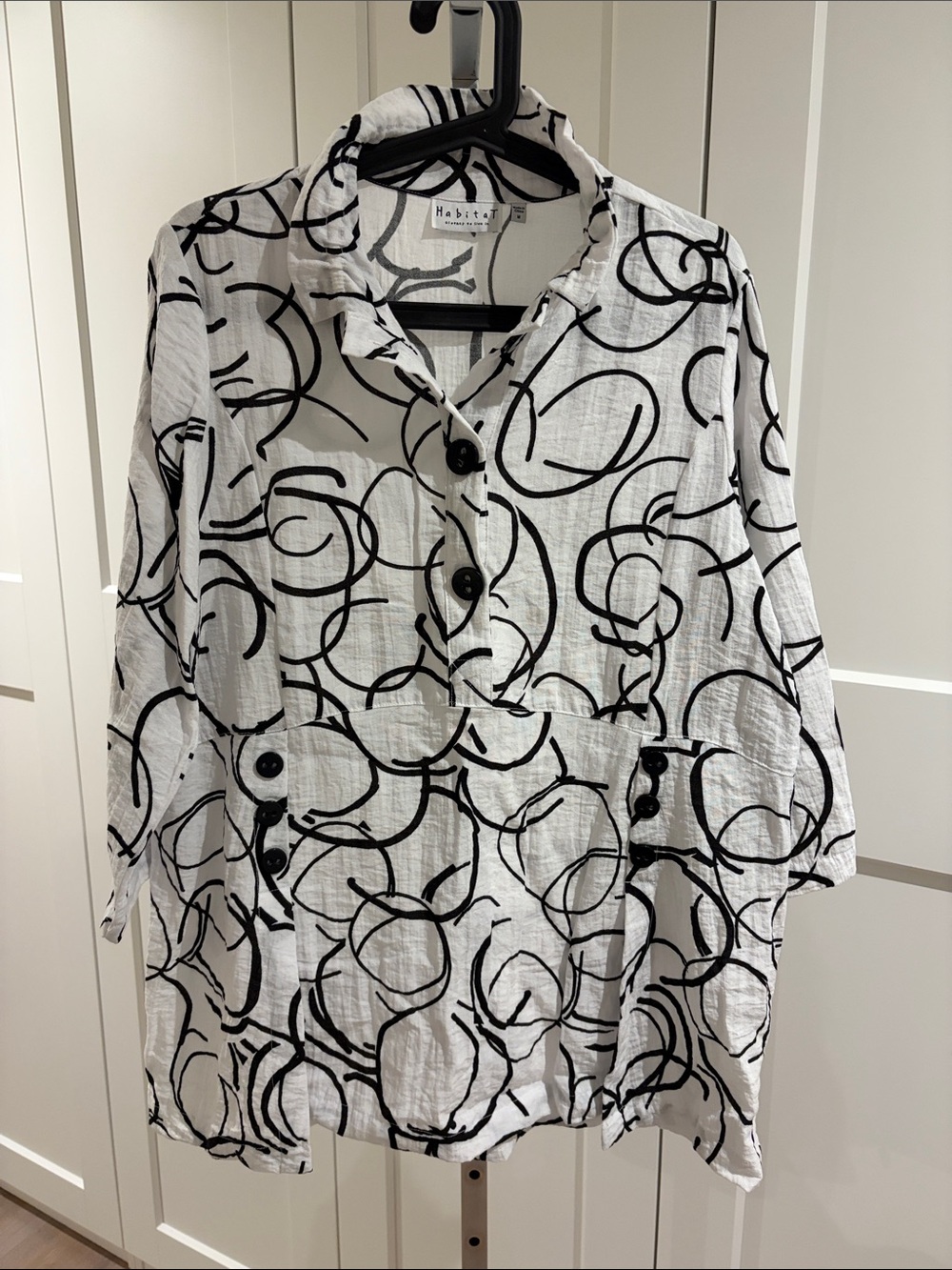 Habitat White and Black Abstract Print Tunic Top
